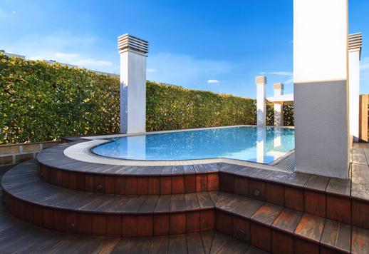 Fine estate with panoramic pool in Milan Image 4